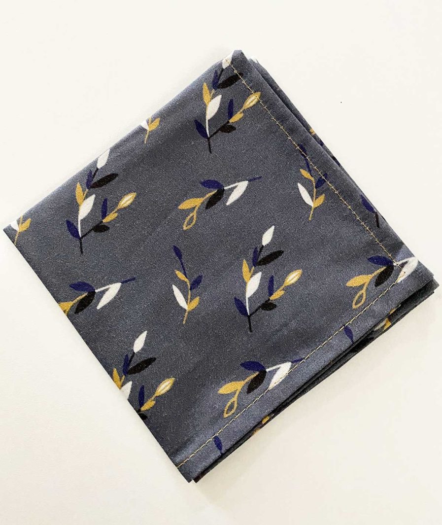 mouchoir en tissu couleur grise