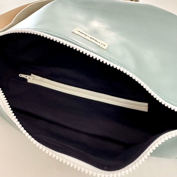 grand-sac-banane-bleu-ciel-pvc