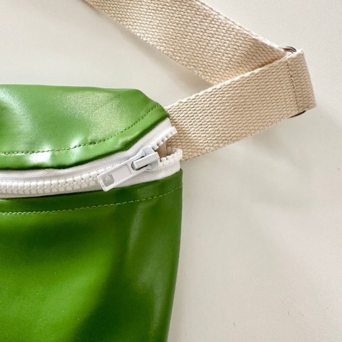 sac-banane-pvc-vert-detail